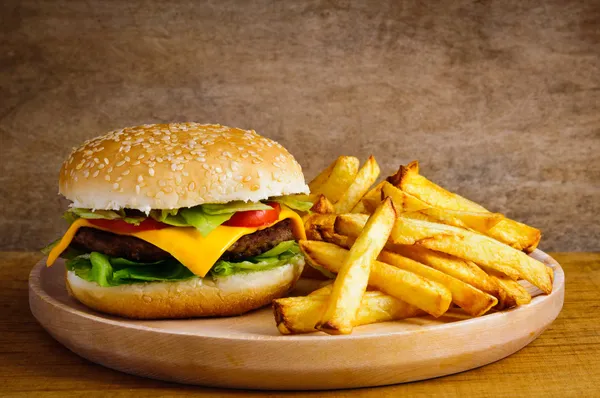 Cheeseburger + Cips